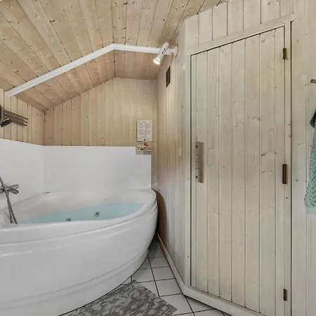 3 Bedroom Awesome In Feriehus