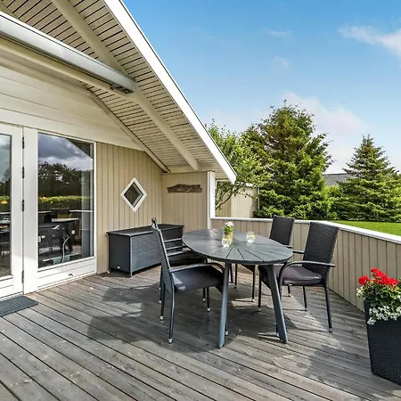 3 Bedroom Awesome In *