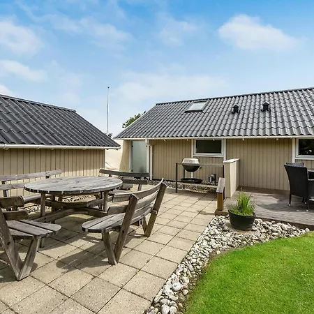 3 Bedroom Awesome In