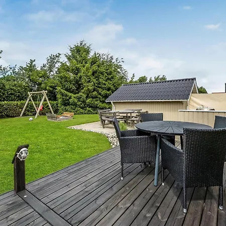 3 Bedroom Awesome In Casa vacanze *